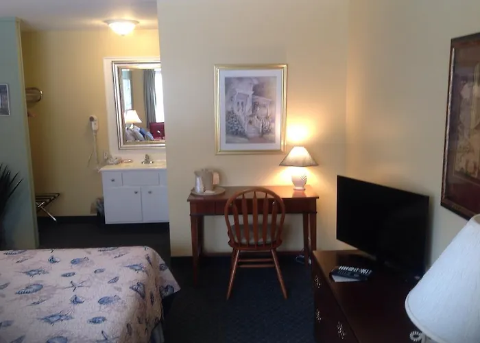 Schooner Bay Motor Inn